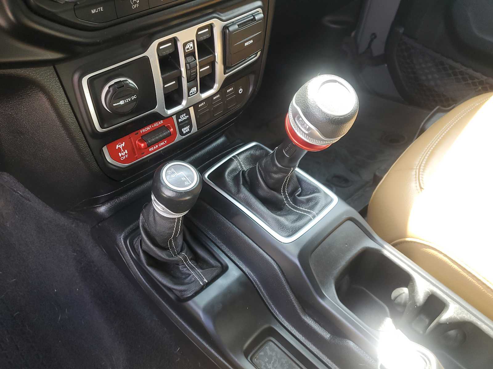 Thumbnail: 2020 Jeep Gladiator - 29