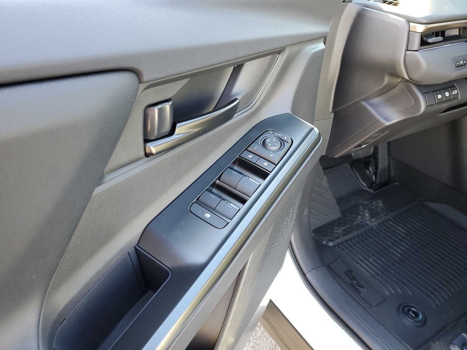 Thumbnail: 2026 Toyota bZ - 17