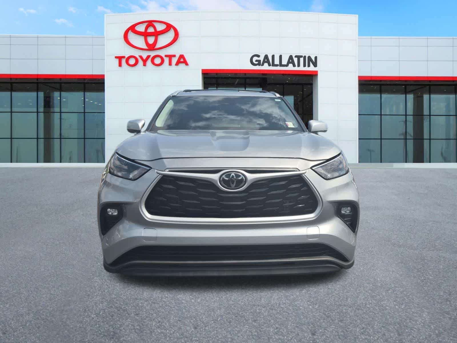 Thumbnail: 2022 Toyota Highlander - 3