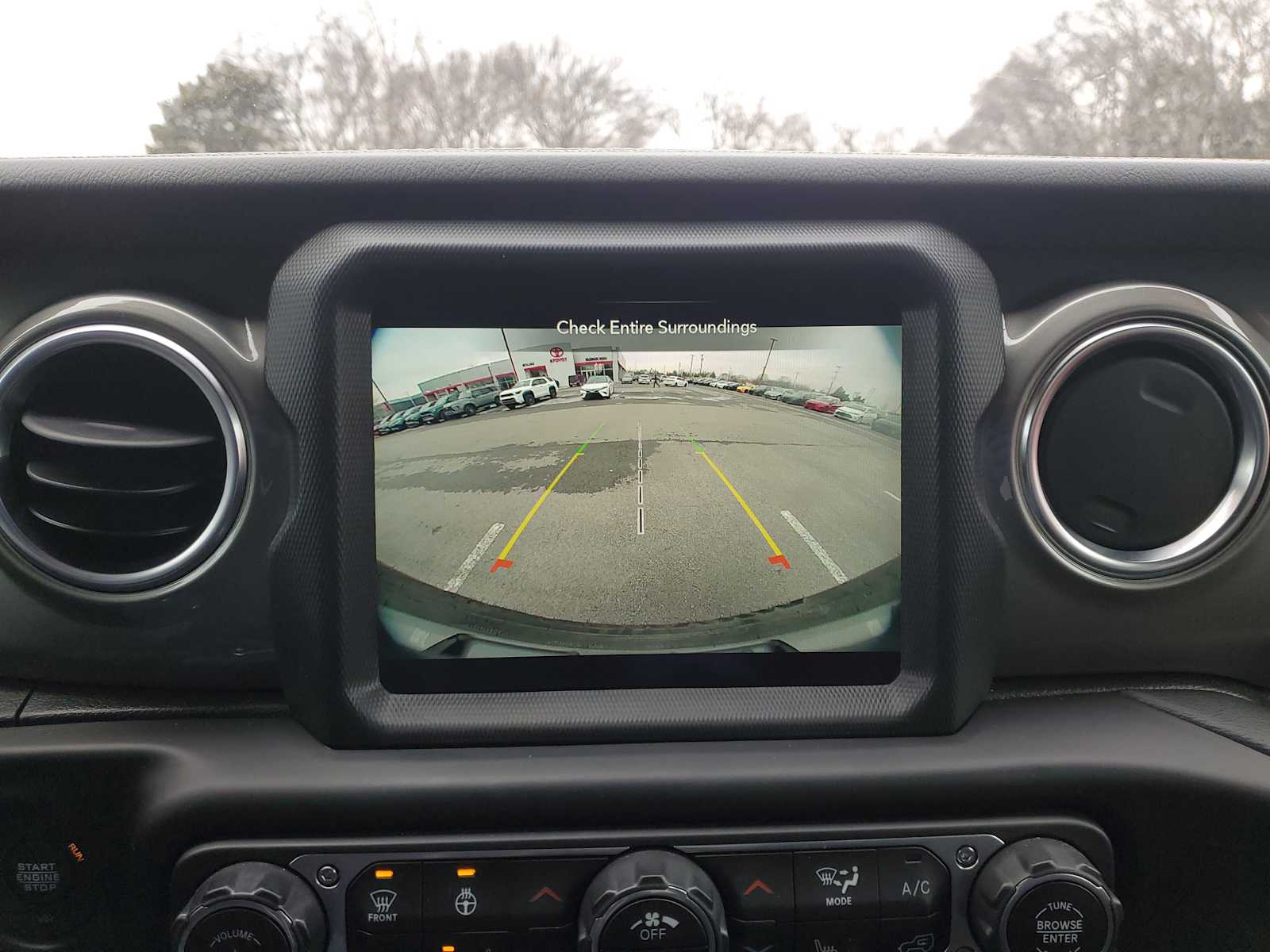 Thumbnail: 2021 Jeep Wrangler - 27