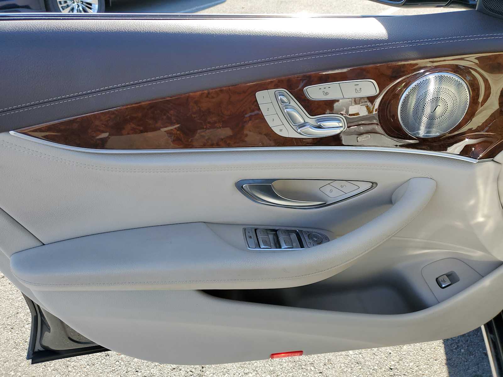 Thumbnail: 2017 Mercedes-Benz E-Class - 15