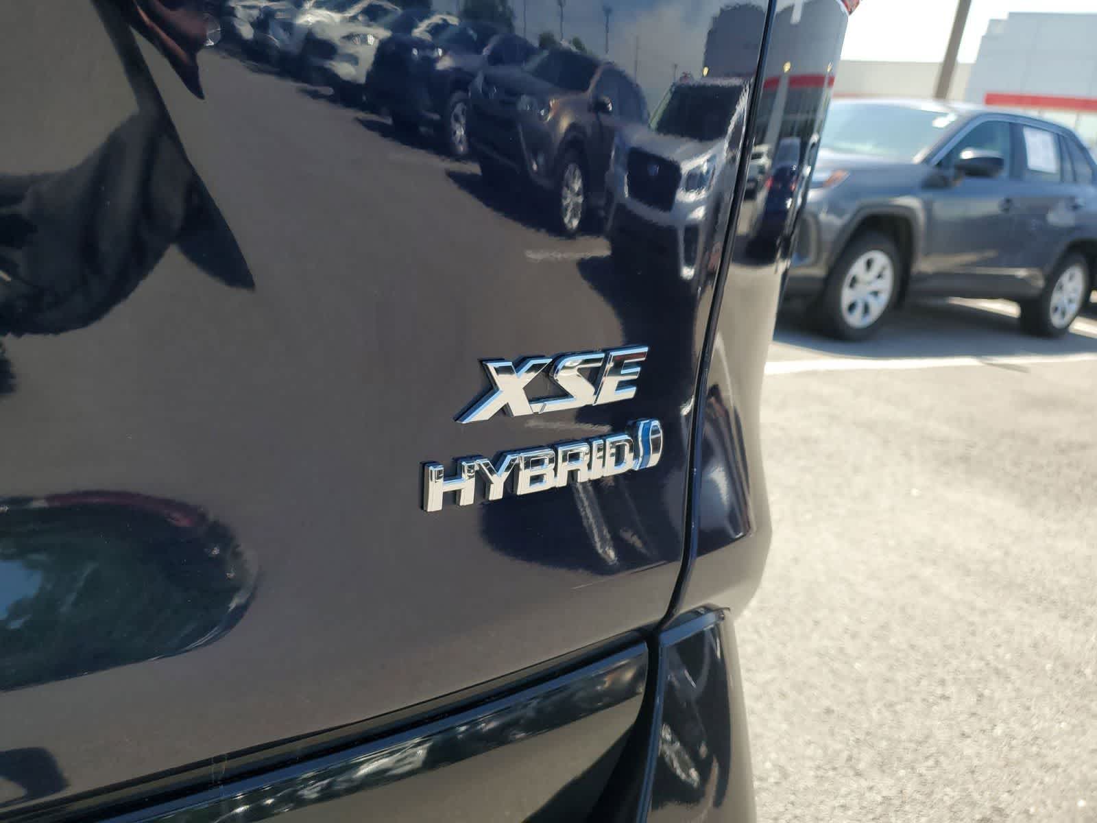 Thumbnail: 2021 Toyota RAV4 - 7