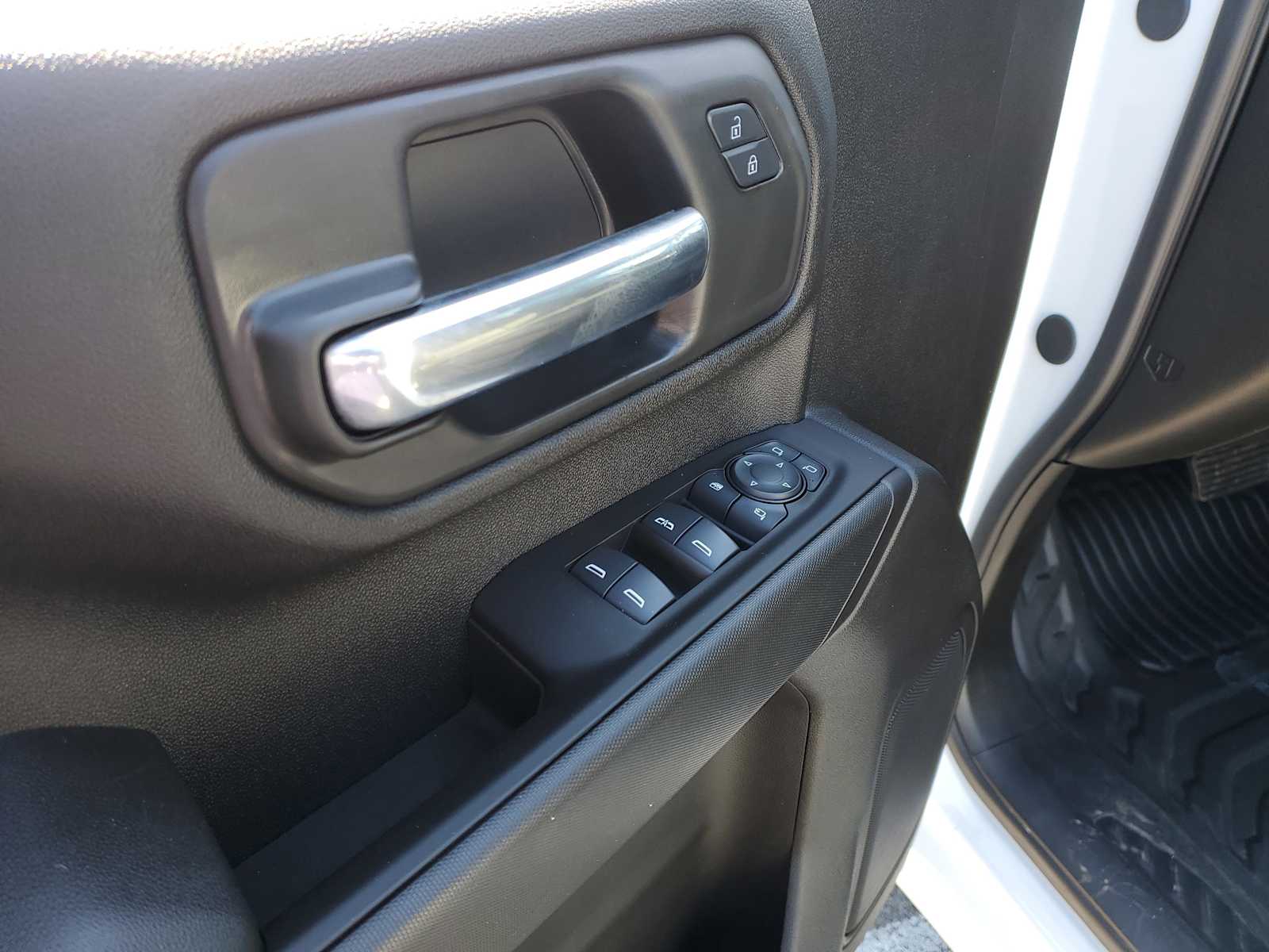 Thumbnail: 2025 GMC Sierra 3500 - 16