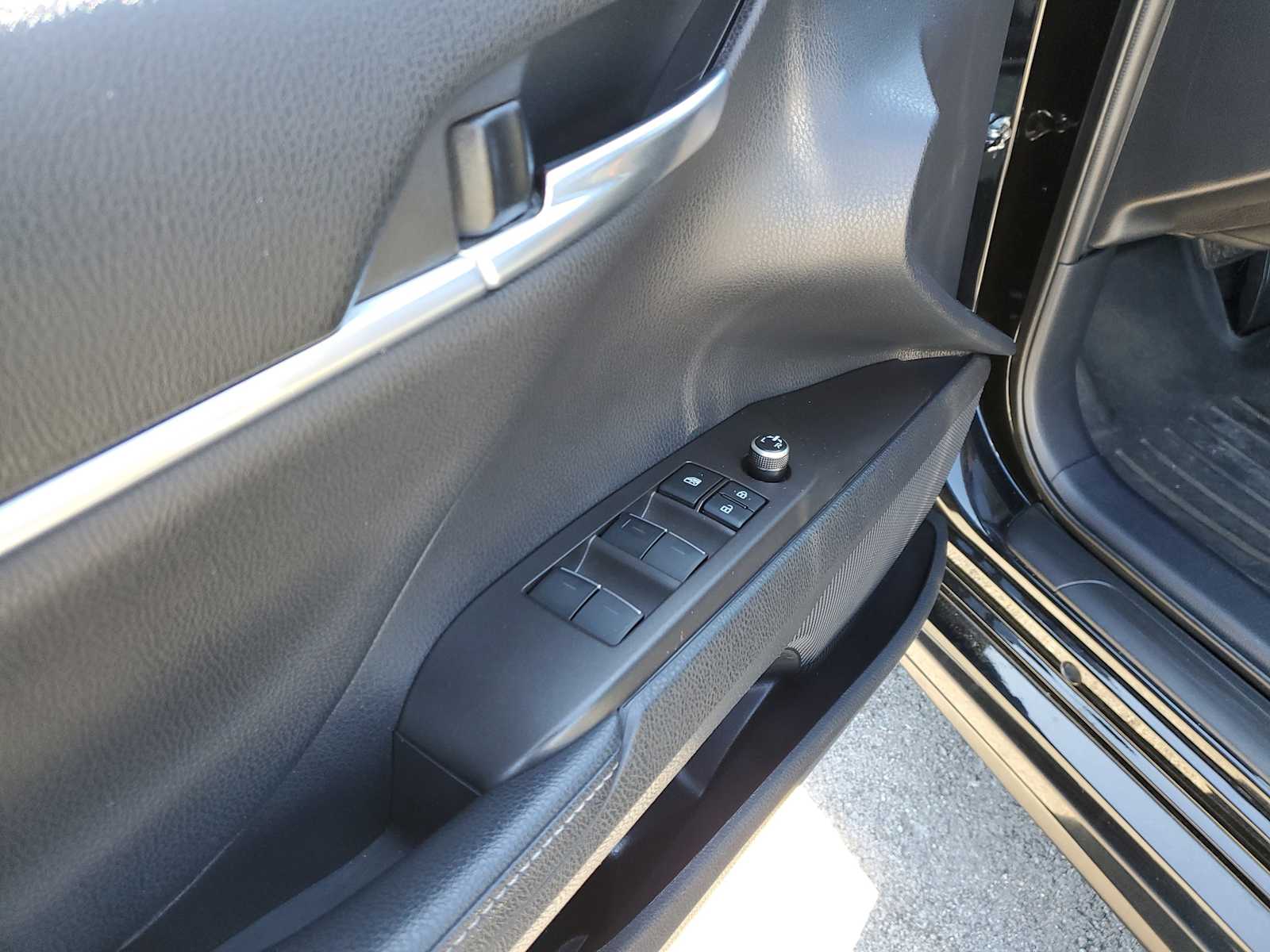 Thumbnail: 2021 Toyota Camry - 15