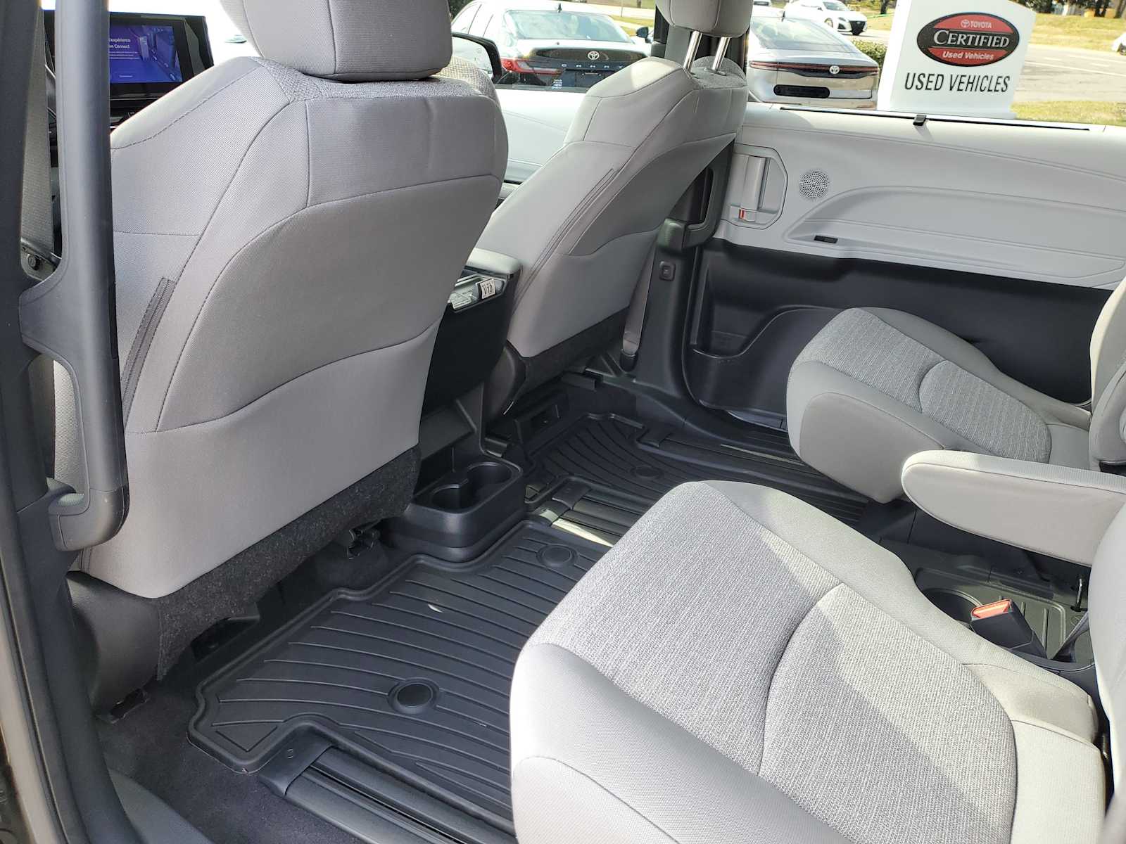 Thumbnail: 2025 Toyota Sienna - 11