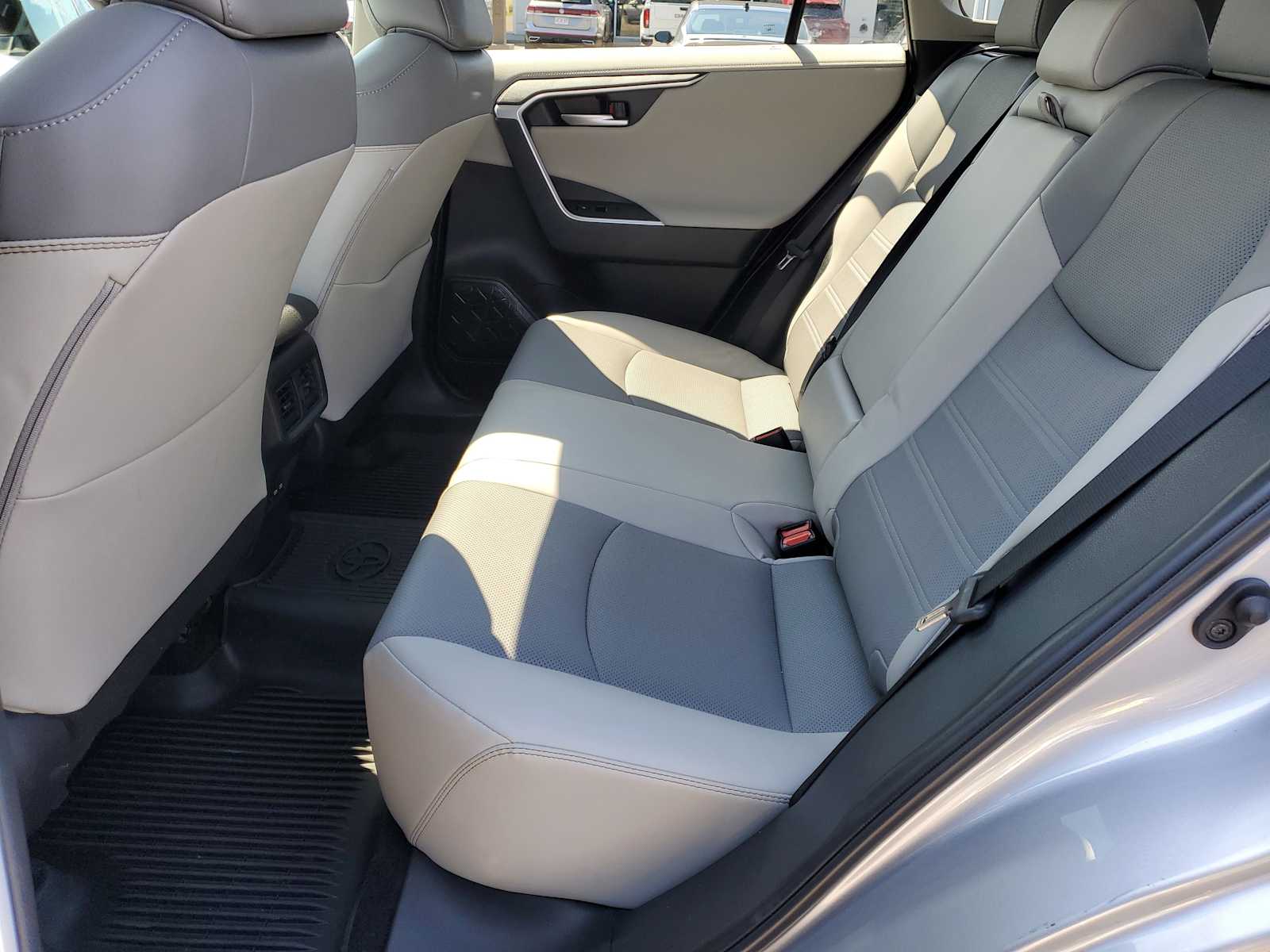 Thumbnail: 2025 Toyota RAV4 - 13