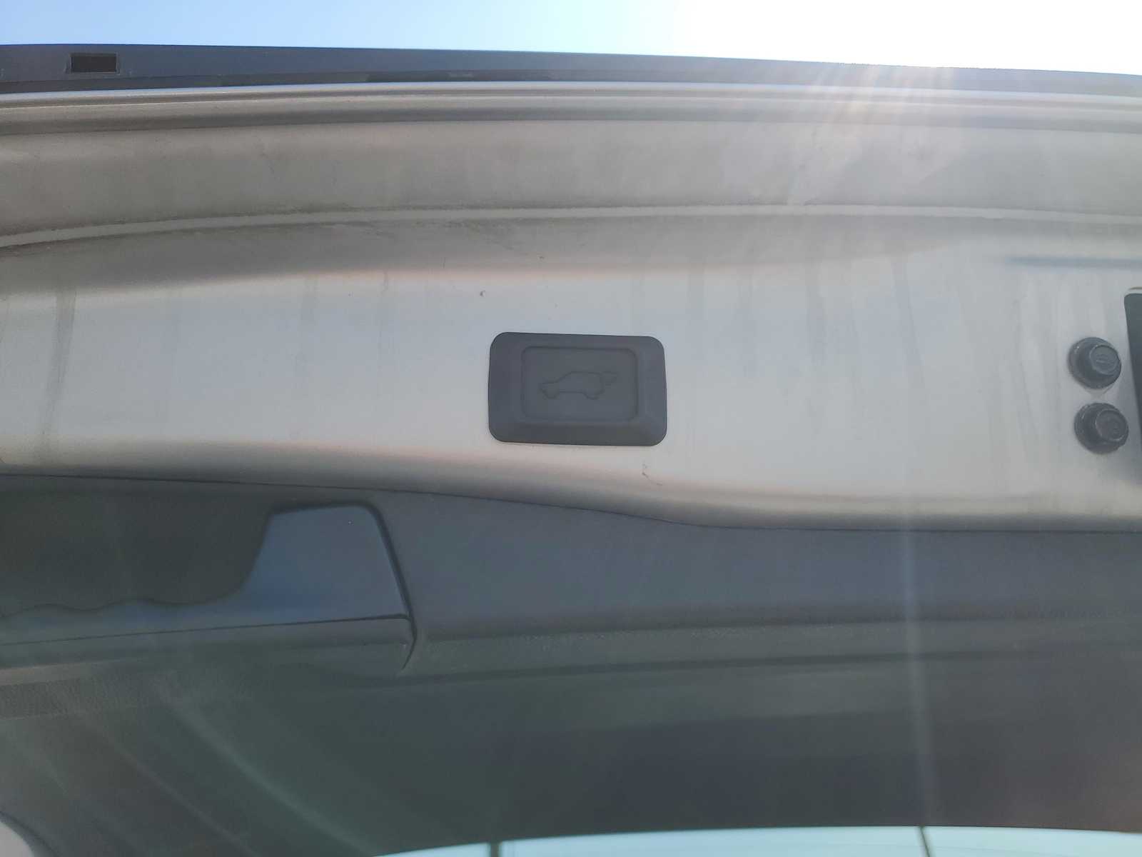 Thumbnail: 2025 Toyota RAV4 - 10