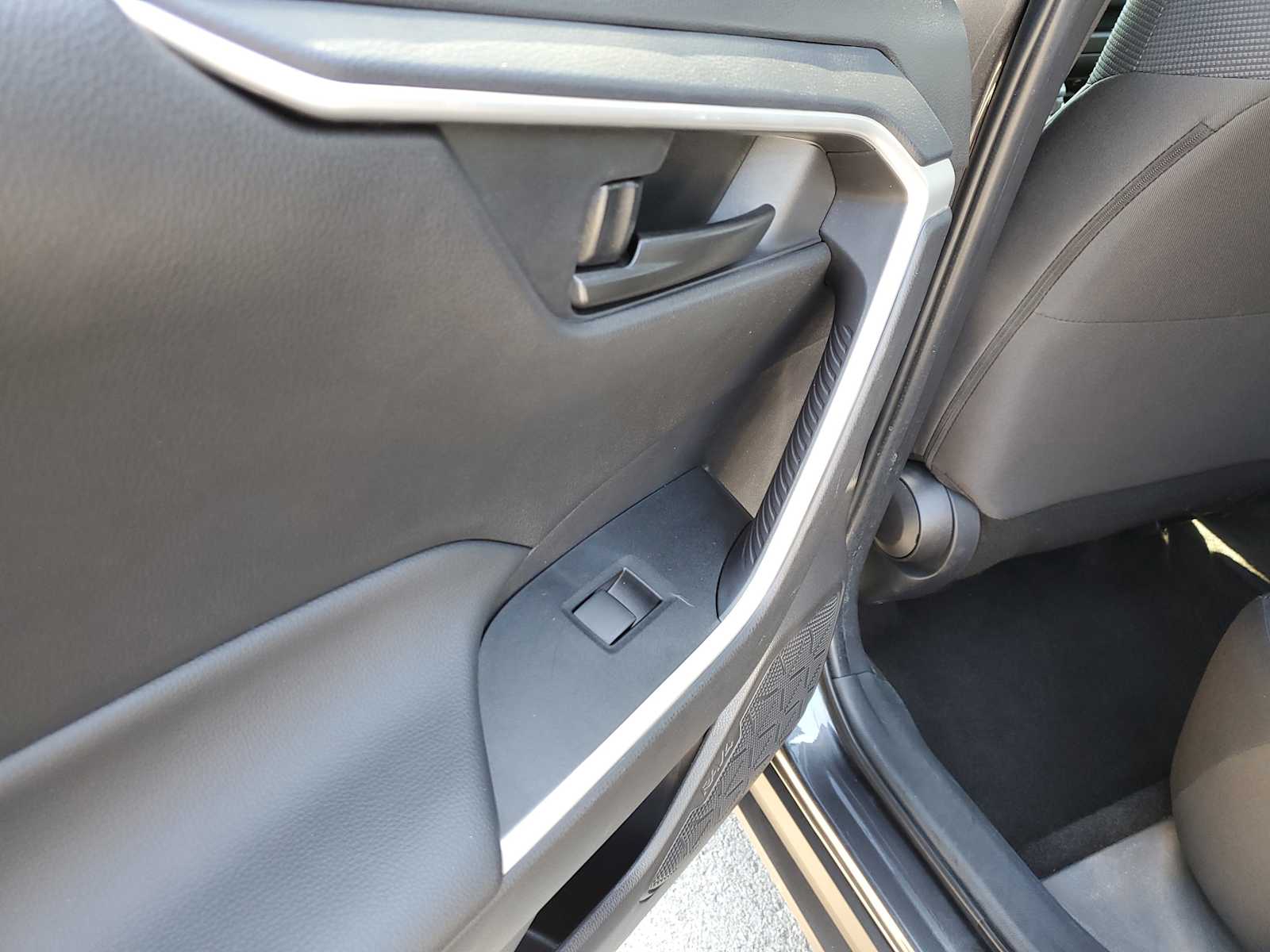 Thumbnail: 2024 Toyota RAV4 - 11