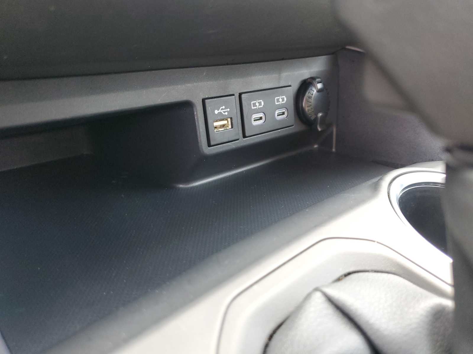 Thumbnail: 2023 Toyota Highlander - 32