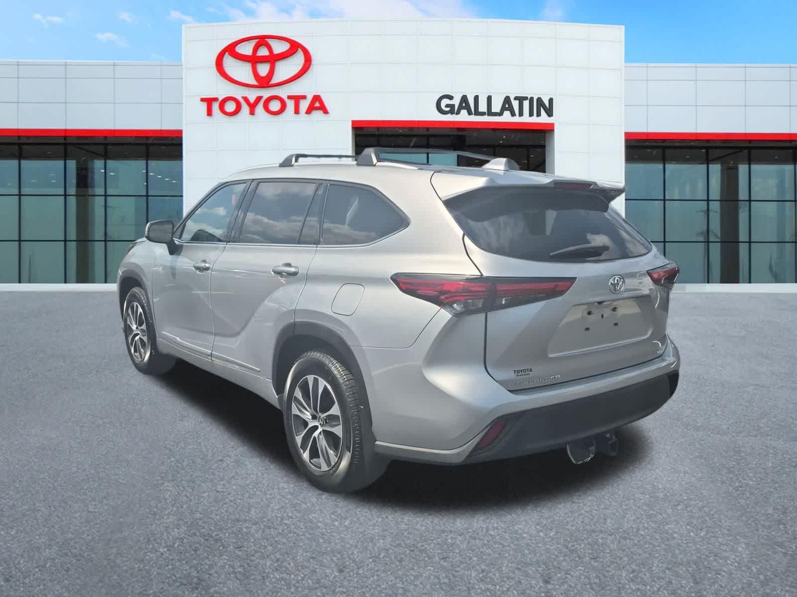 Thumbnail: 2022 Toyota Highlander - 6