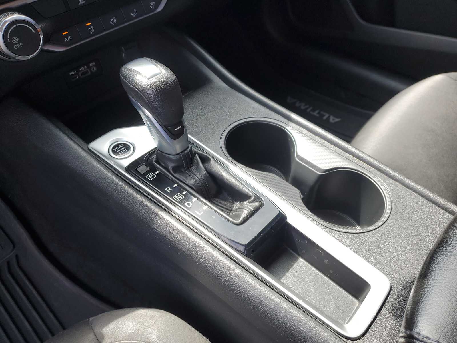 Thumbnail: 2020 Nissan Altima - 30