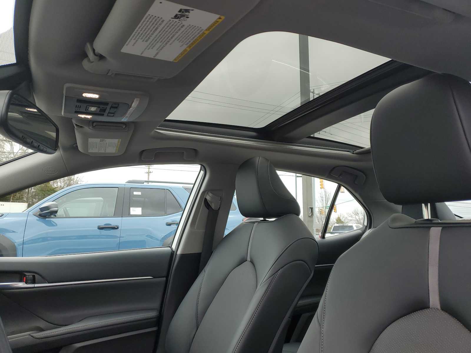 Thumbnail: 2022 Toyota Camry - 16