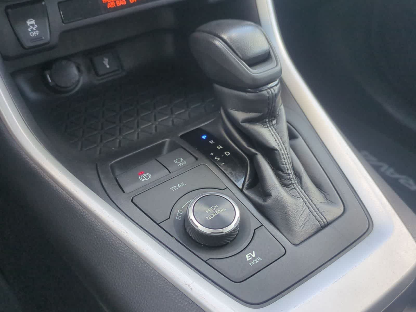 Thumbnail: 2021 Toyota RAV4 - 33