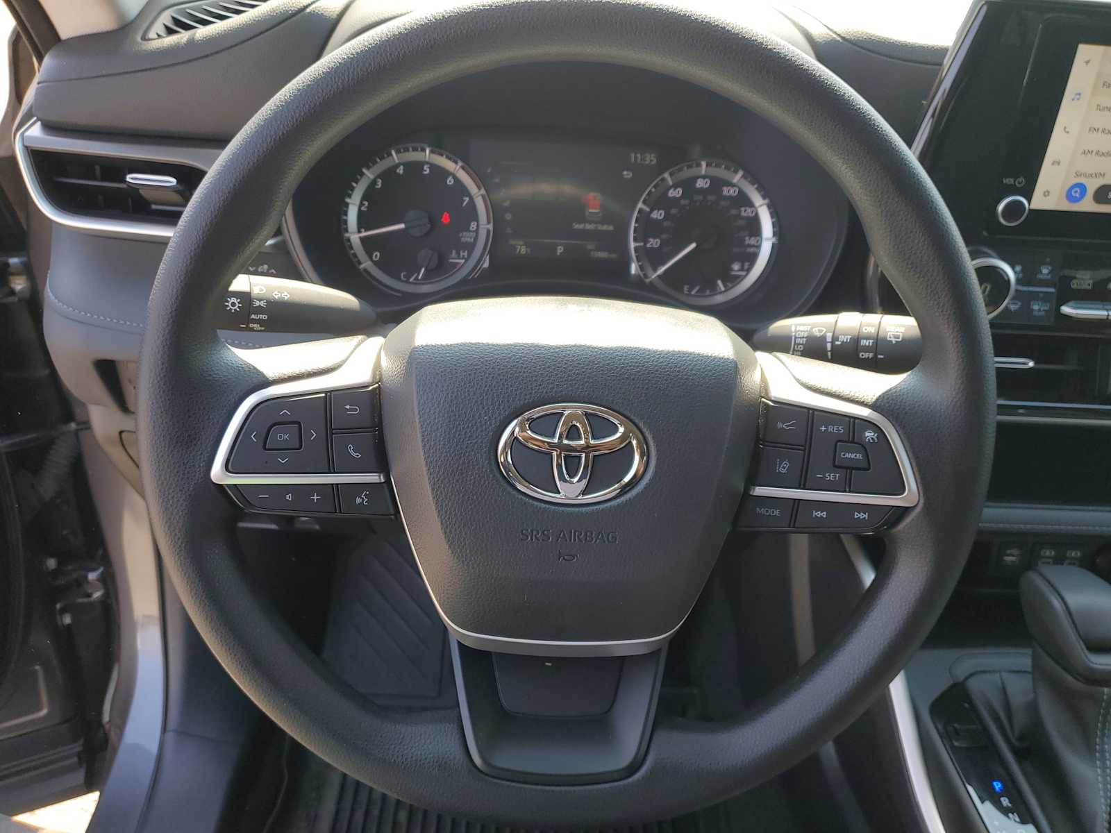 Thumbnail: 2023 Toyota Highlander - 22