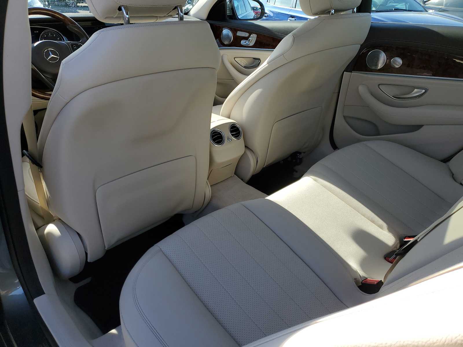 Thumbnail: 2017 Mercedes-Benz E-Class - 13