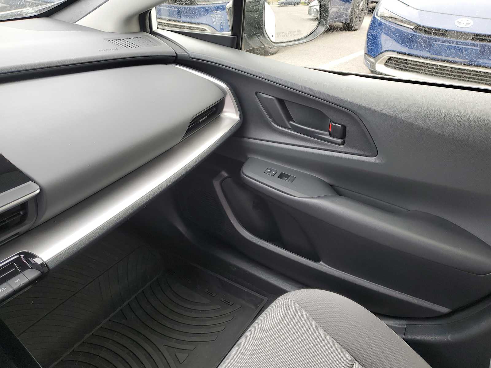 Thumbnail: 2024 Toyota Prius - 19