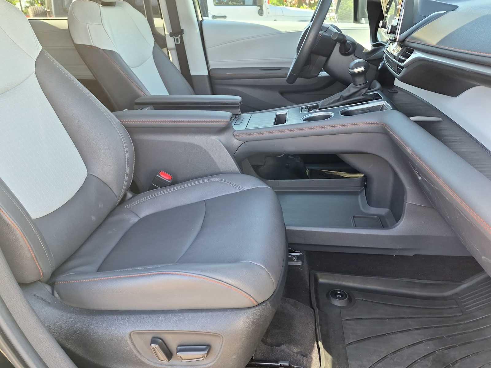 Thumbnail: 2024 Toyota Sienna - 13