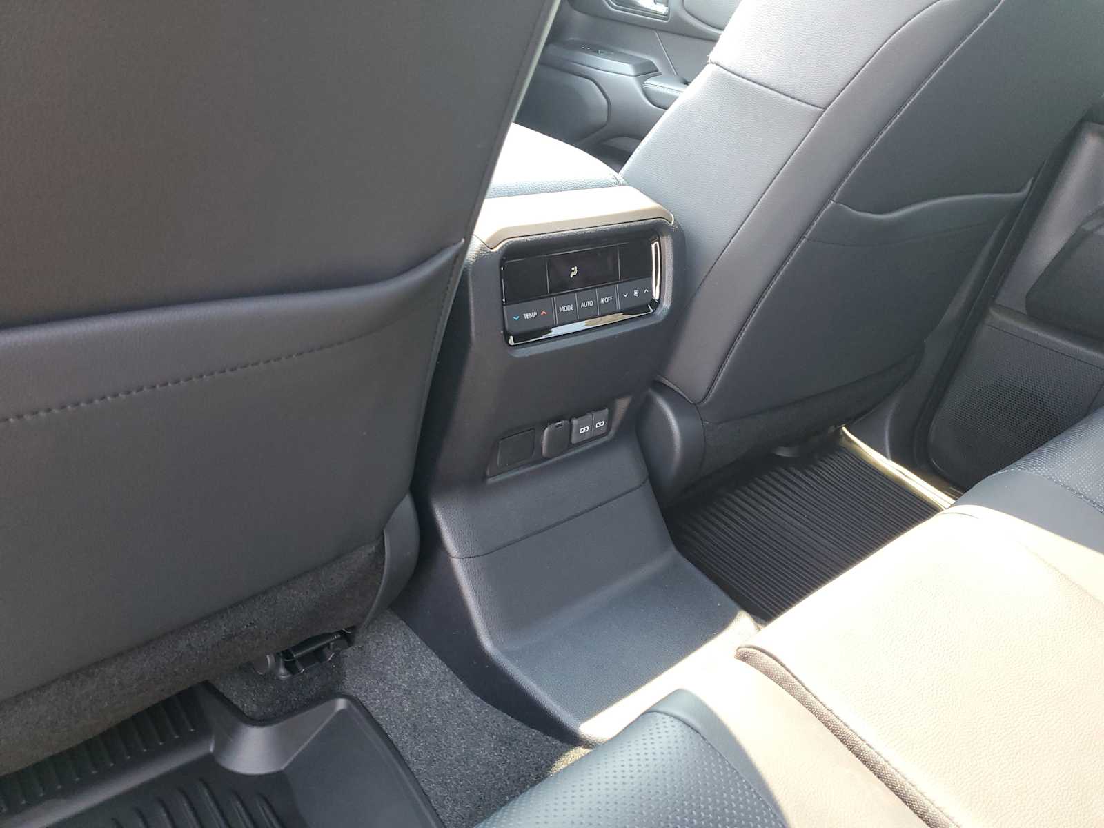 Thumbnail: 2026 Toyota Land Cruiser - 15