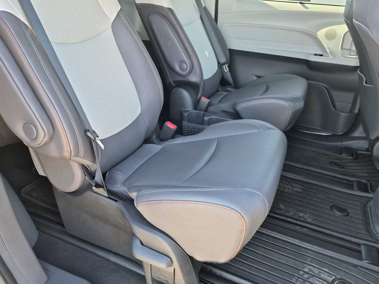 Thumbnail: 2024 Toyota Sienna - 11