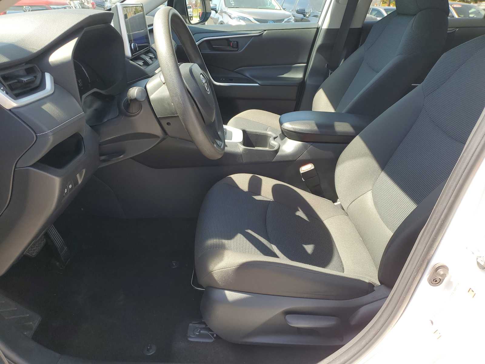 Thumbnail: 2024 Toyota RAV4 - 18