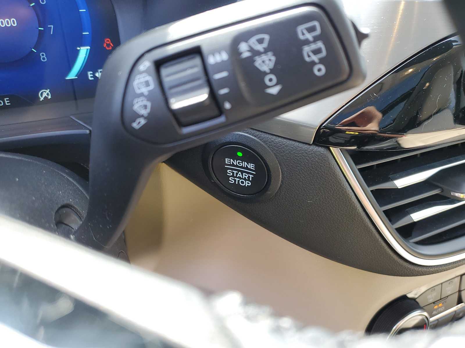 Thumbnail: 2022 Ford Escape - 28