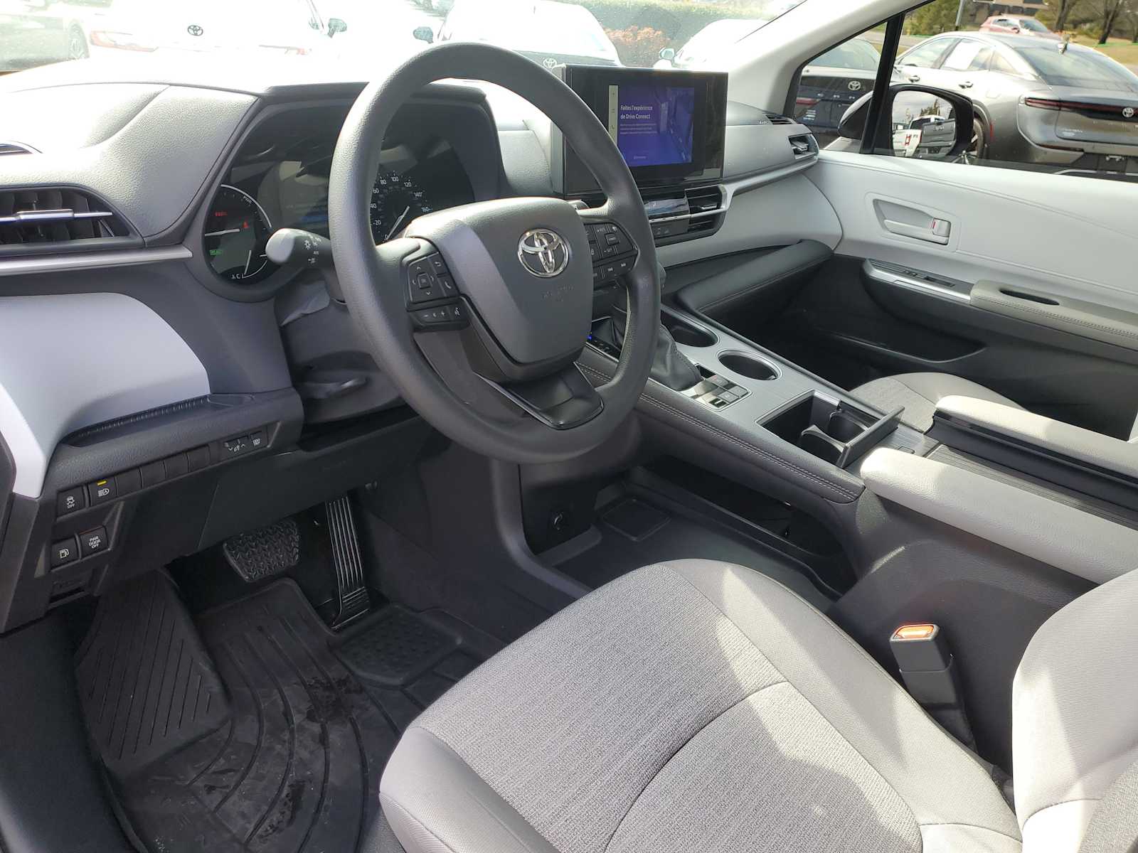 Thumbnail: 2025 Toyota Sienna - 19