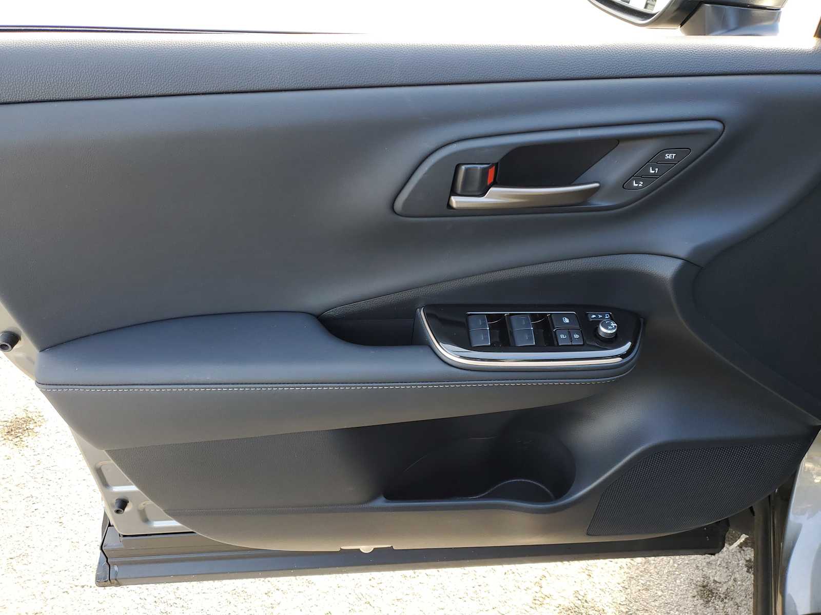 Thumbnail: 2025 Toyota Crown - 16