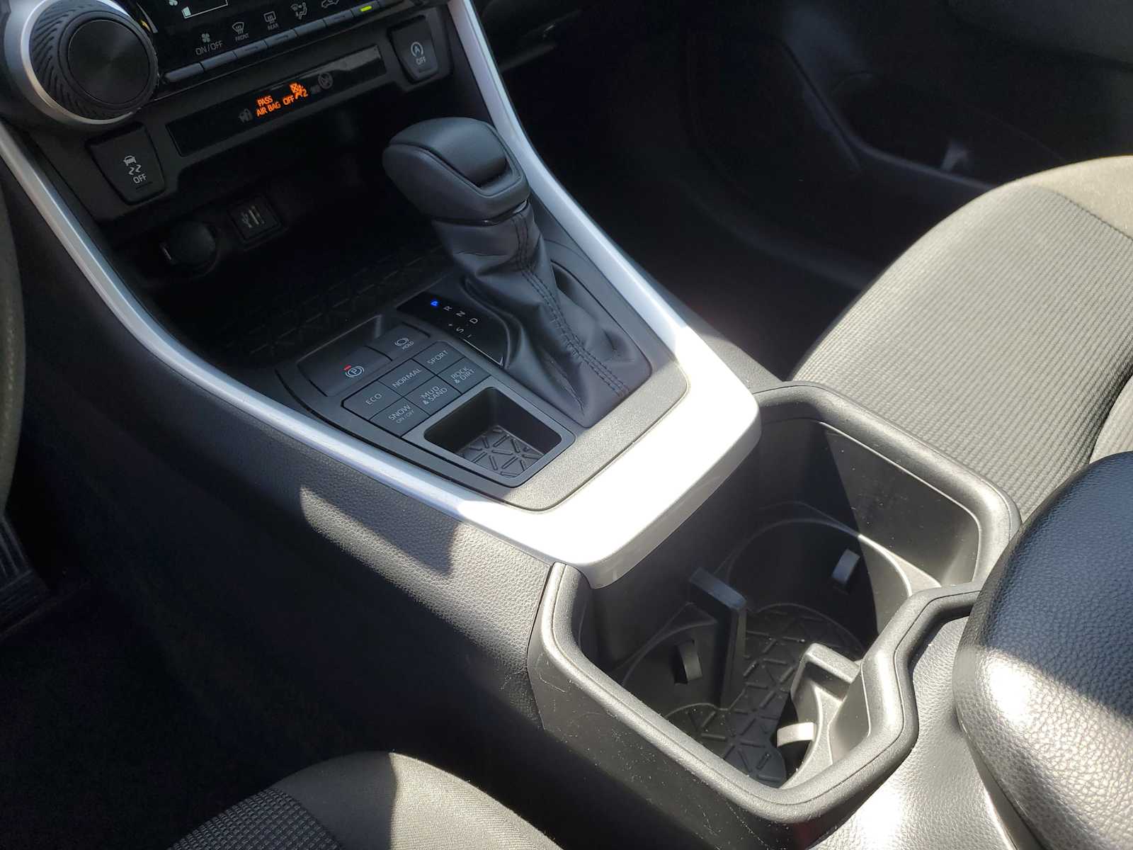 Thumbnail: 2024 Toyota RAV4 - 31