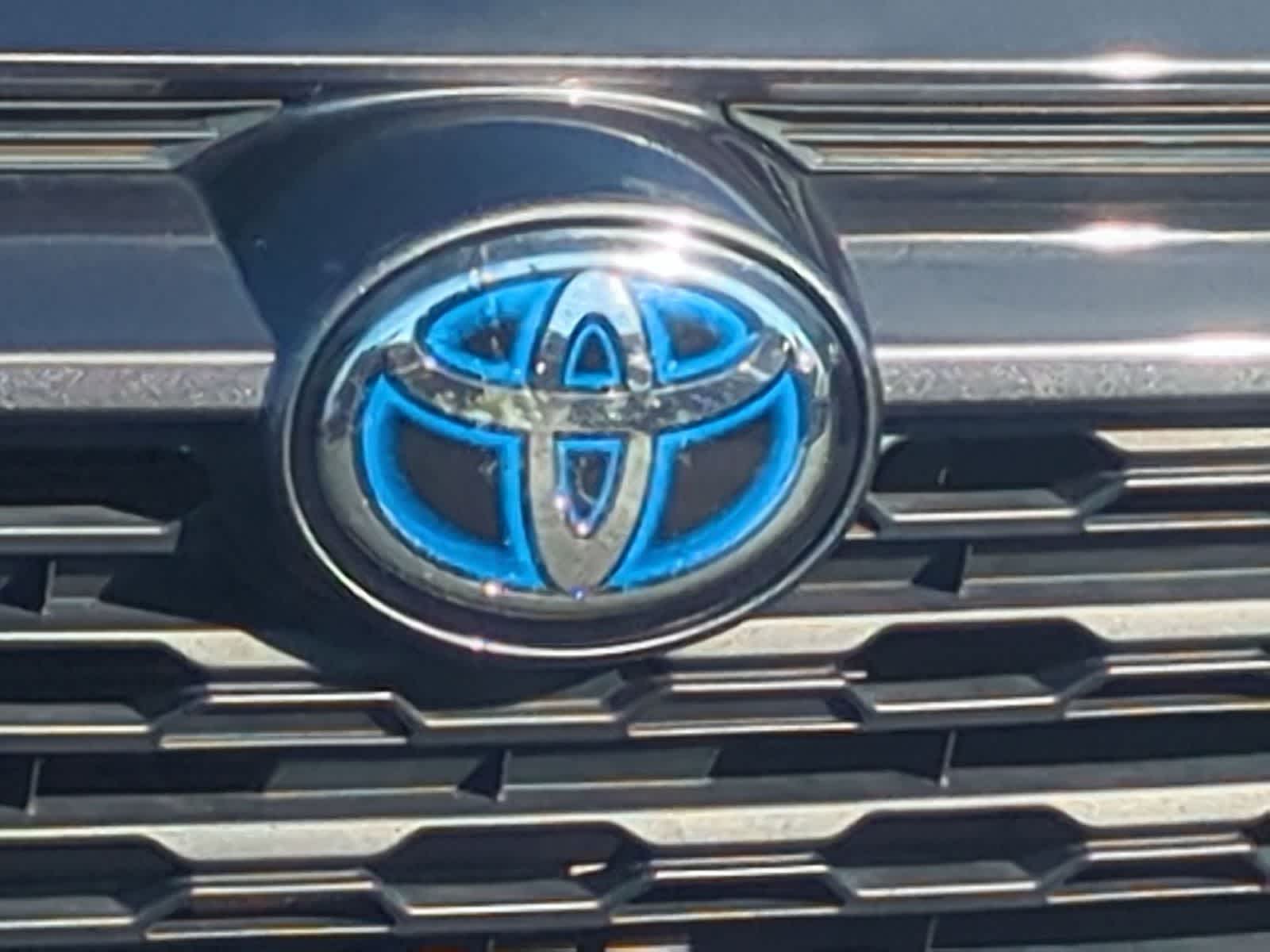 Thumbnail: 2021 Toyota RAV4 - 12