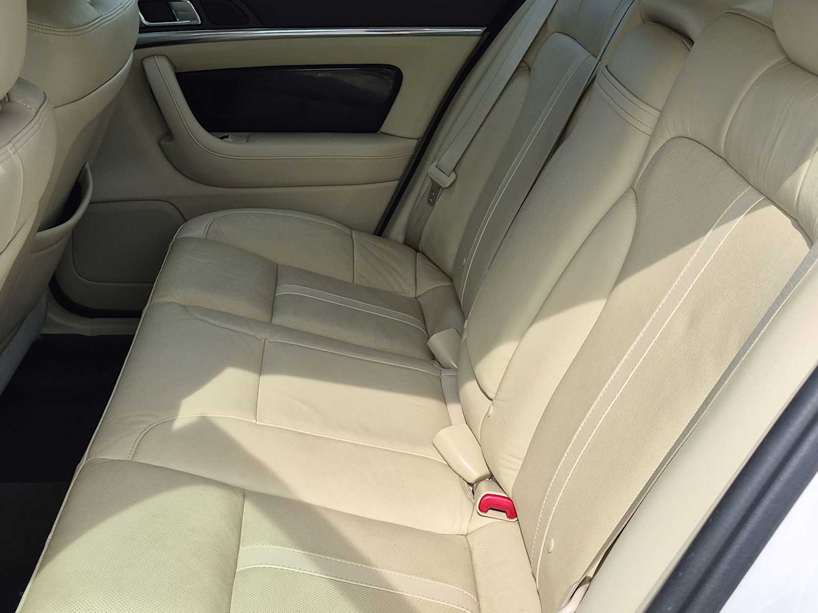 Thumbnail: 2015 Lincoln MKS - 10