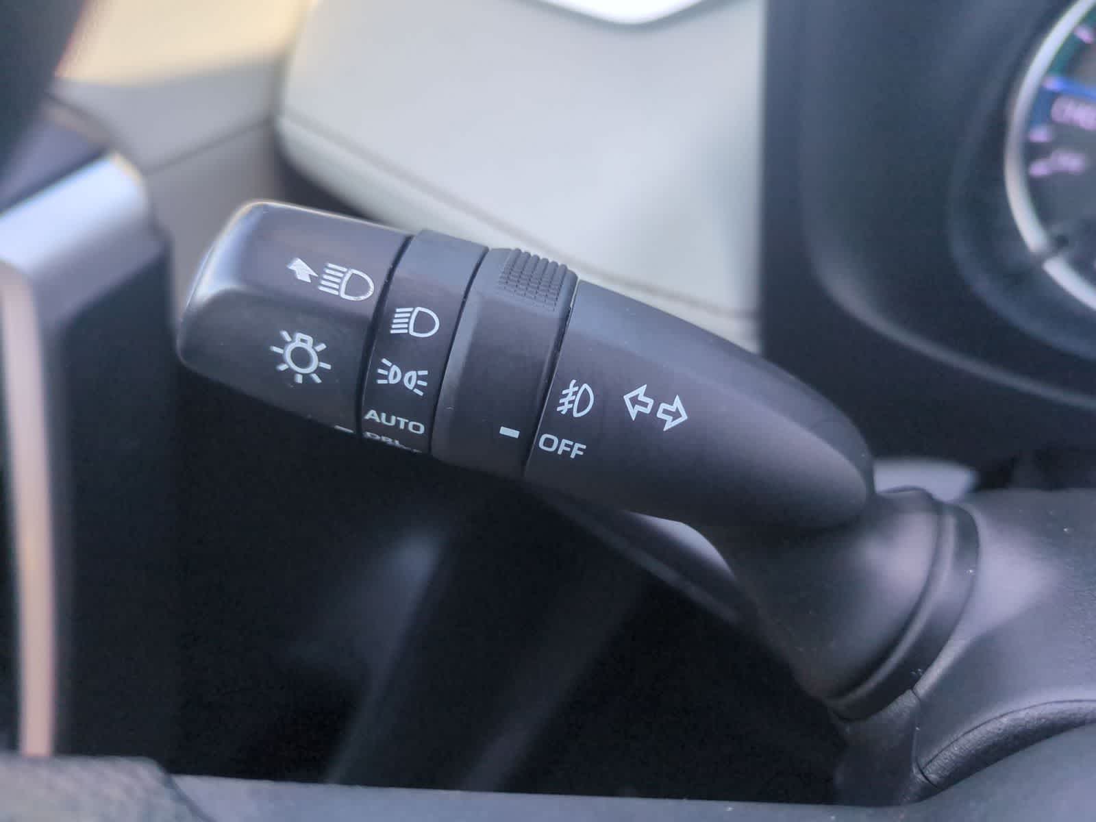 Thumbnail: 2021 Toyota RAV4 - 28