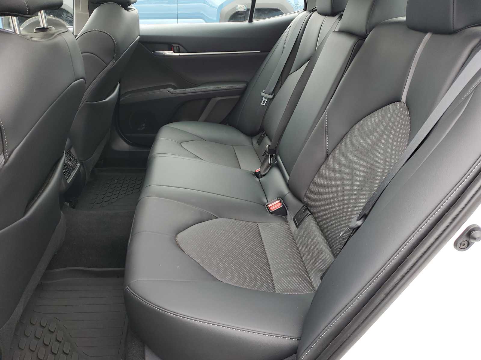 Thumbnail: 2022 Toyota Camry - 11