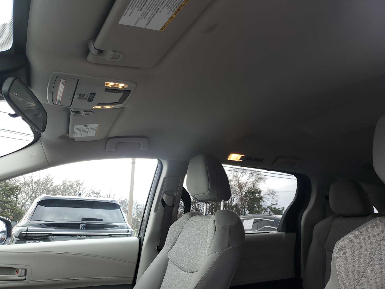 Thumbnail: 2022 Toyota Sienna - 14