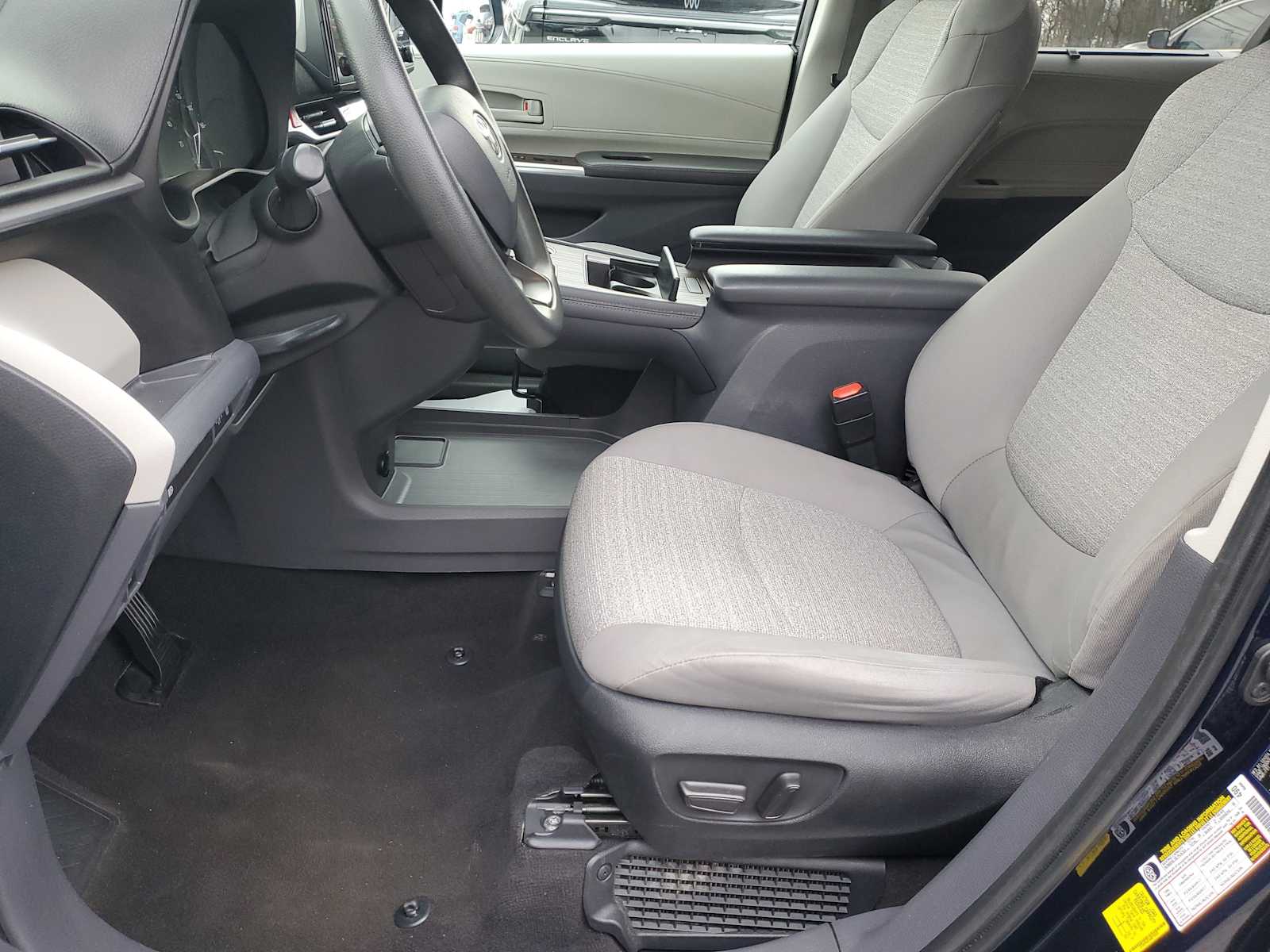 Thumbnail: 2022 Toyota Sienna - 15