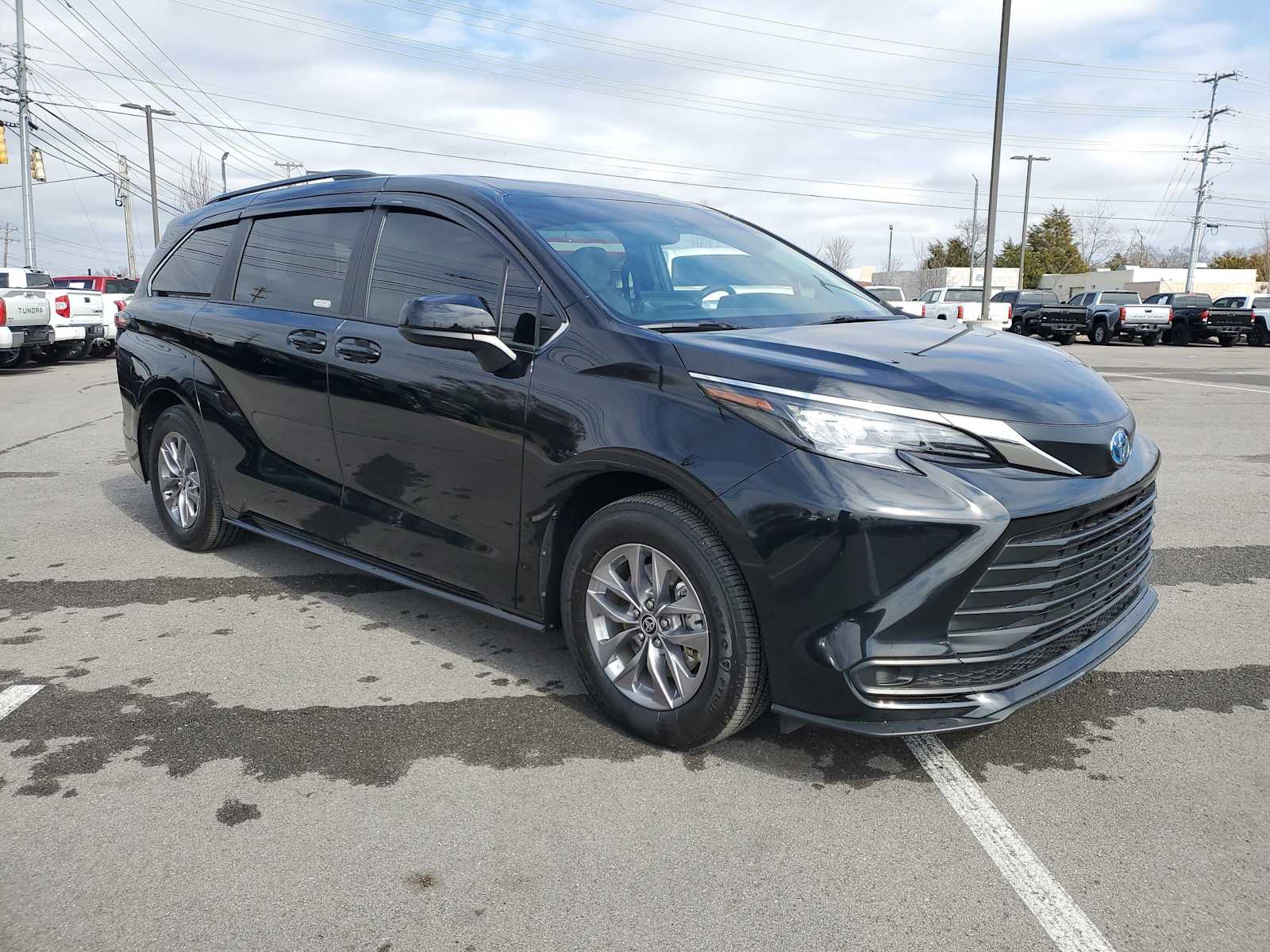 Thumbnail: 2025 Toyota Sienna - 4