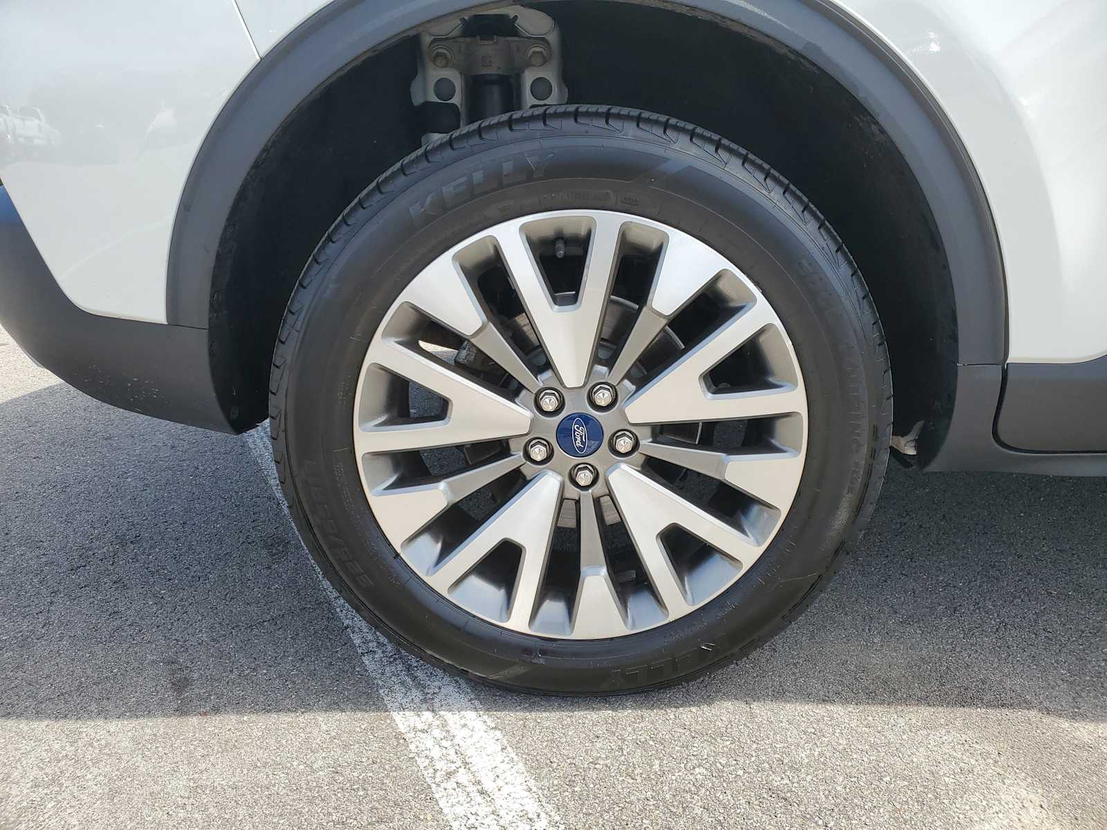 Thumbnail: 2022 Ford Escape - 6