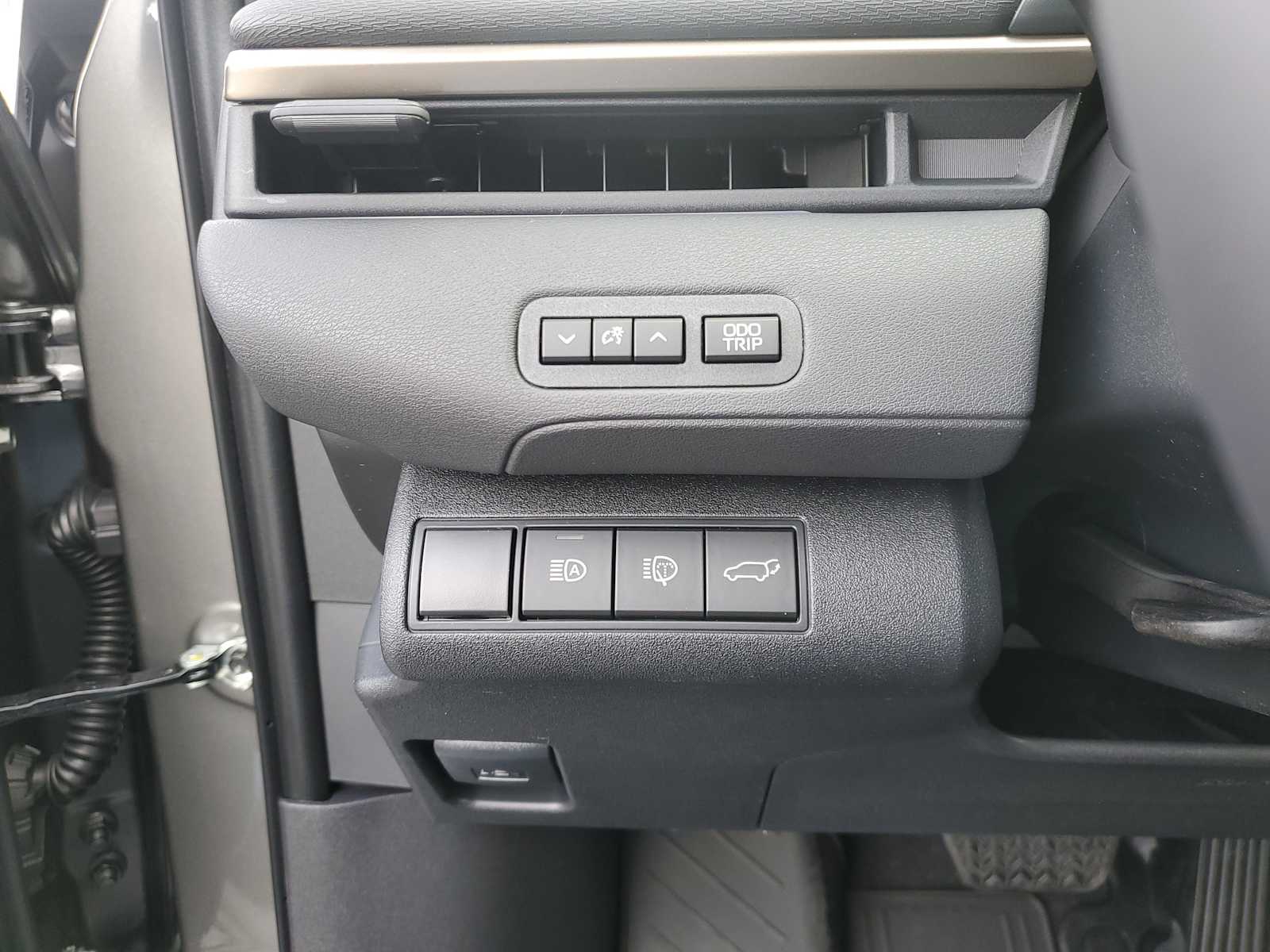 Thumbnail: 2026 Toyota bZ - 21