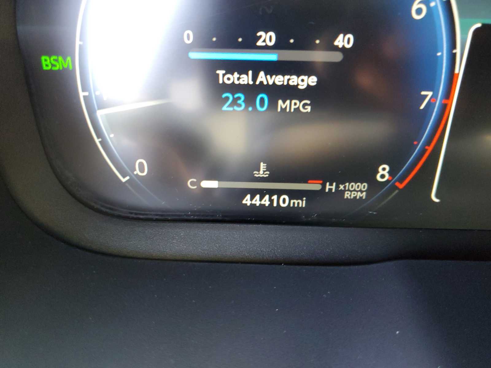 Thumbnail: 2025 Toyota RAV4 - 27