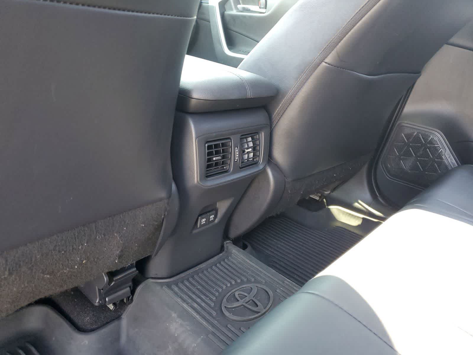 Thumbnail: 2021 Toyota RAV4 - 15