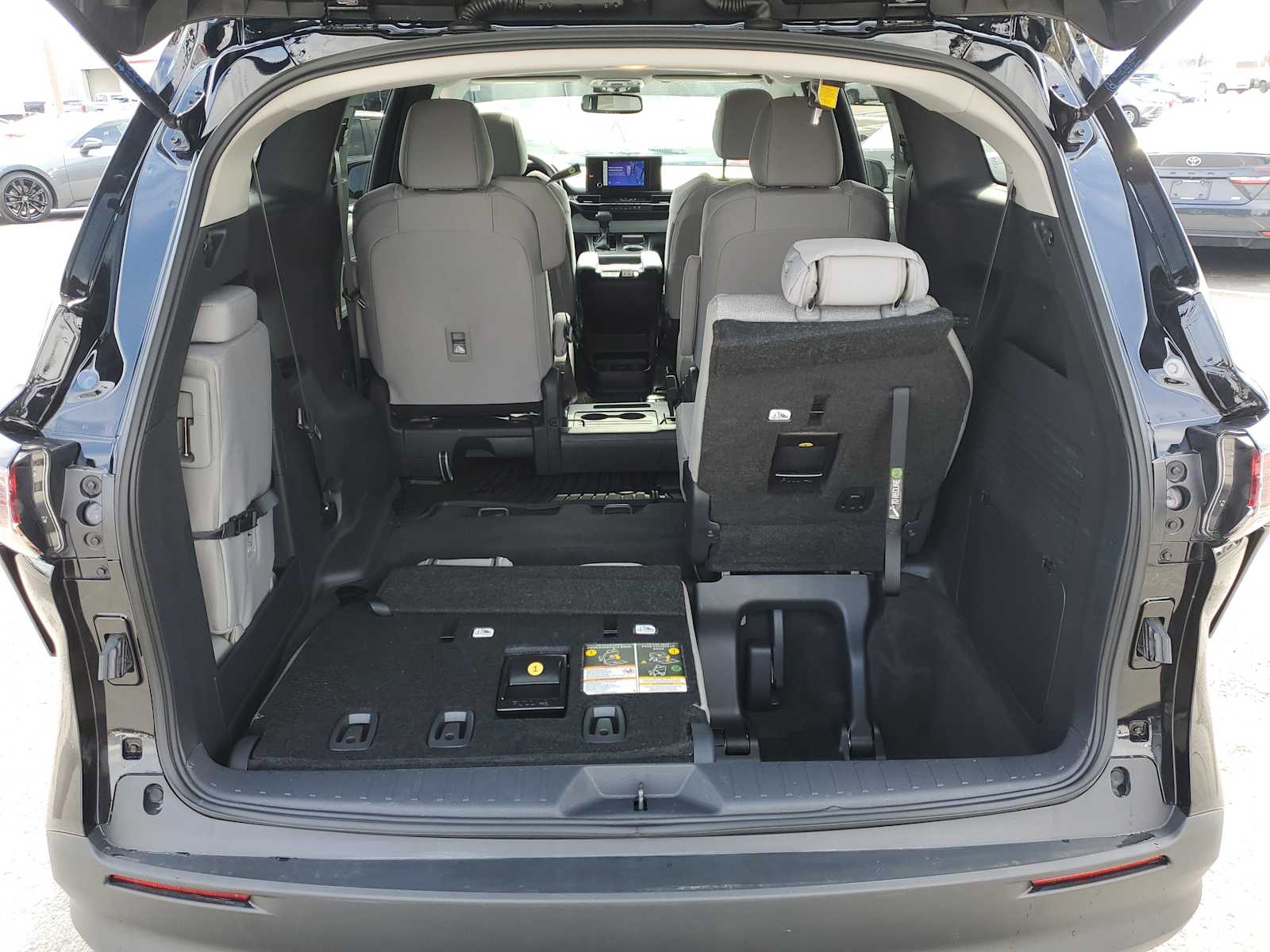 Thumbnail: 2025 Toyota Sienna - 9