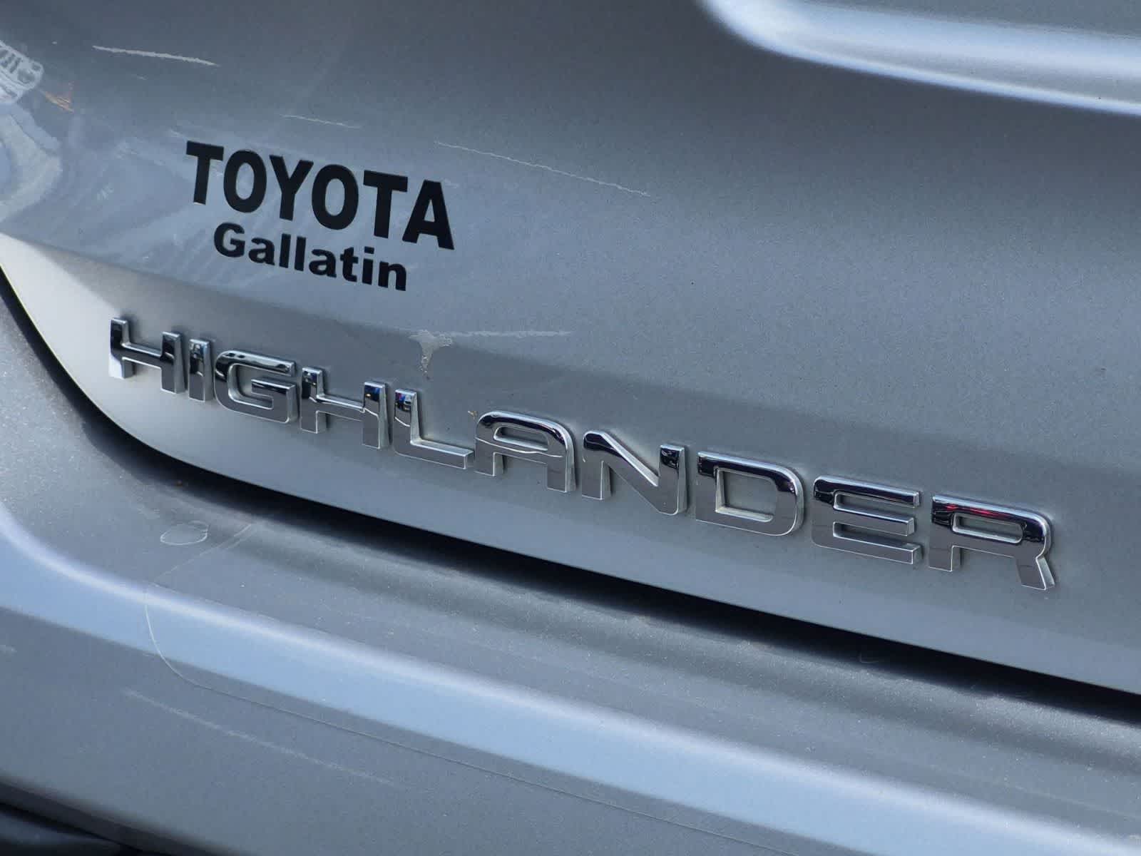 Thumbnail: 2022 Toyota Highlander - 13