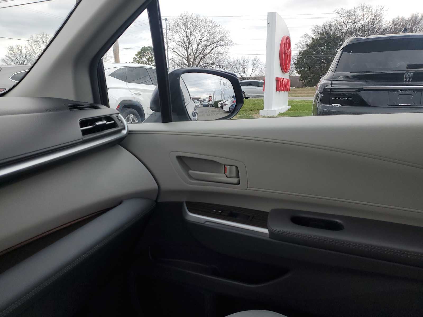 Thumbnail: 2022 Toyota Sienna - 18