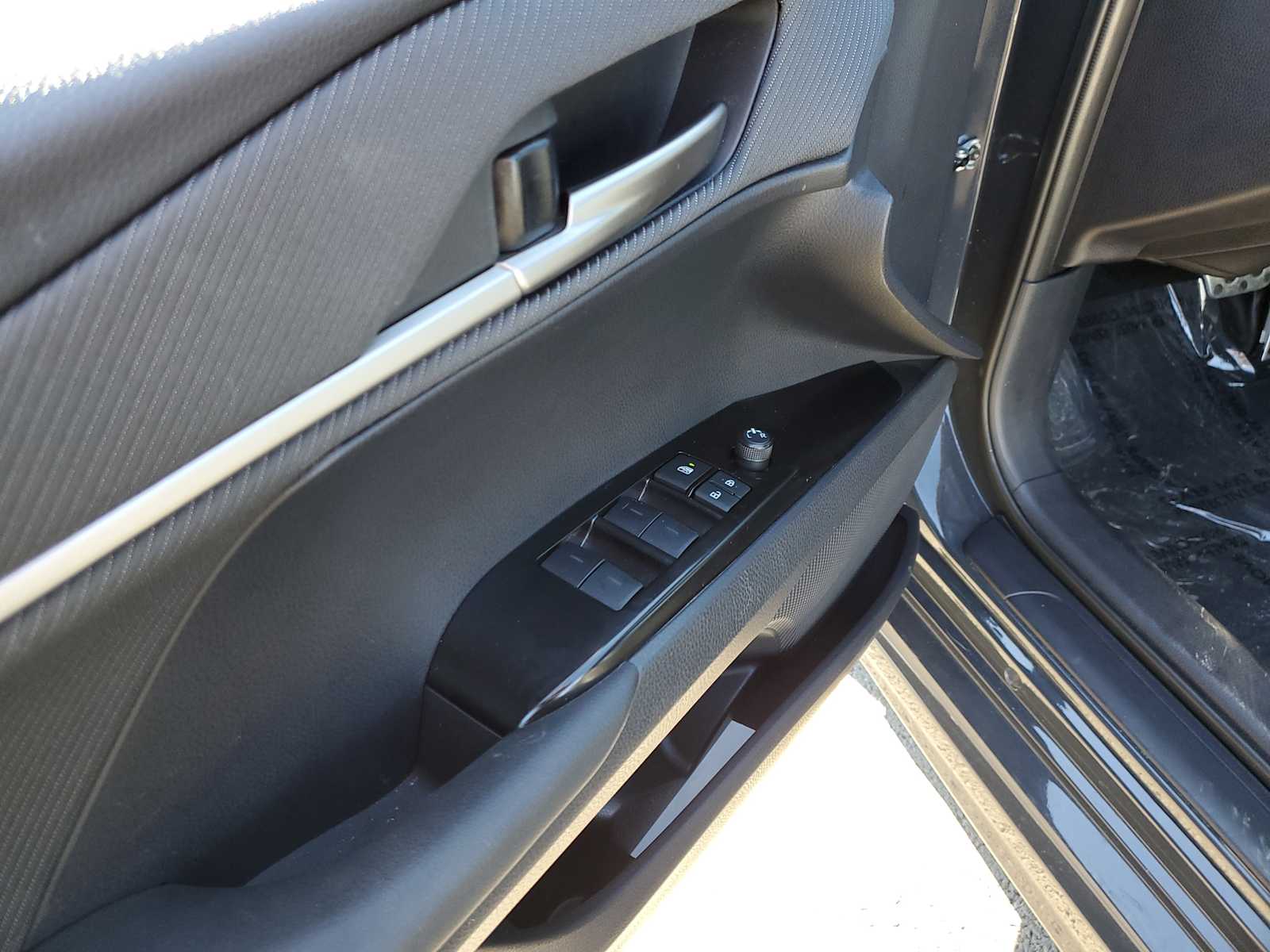 Thumbnail: 2025 Toyota Camry - 16