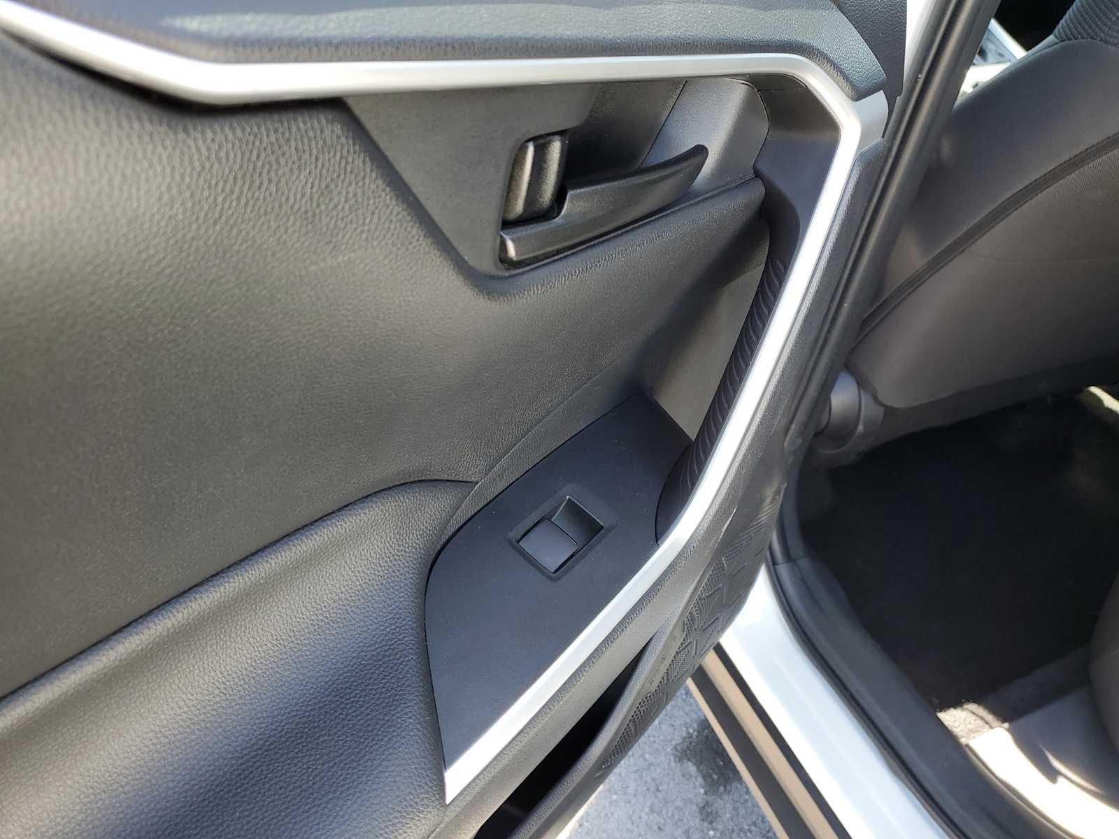 Thumbnail: 2024 Toyota RAV4 - 11