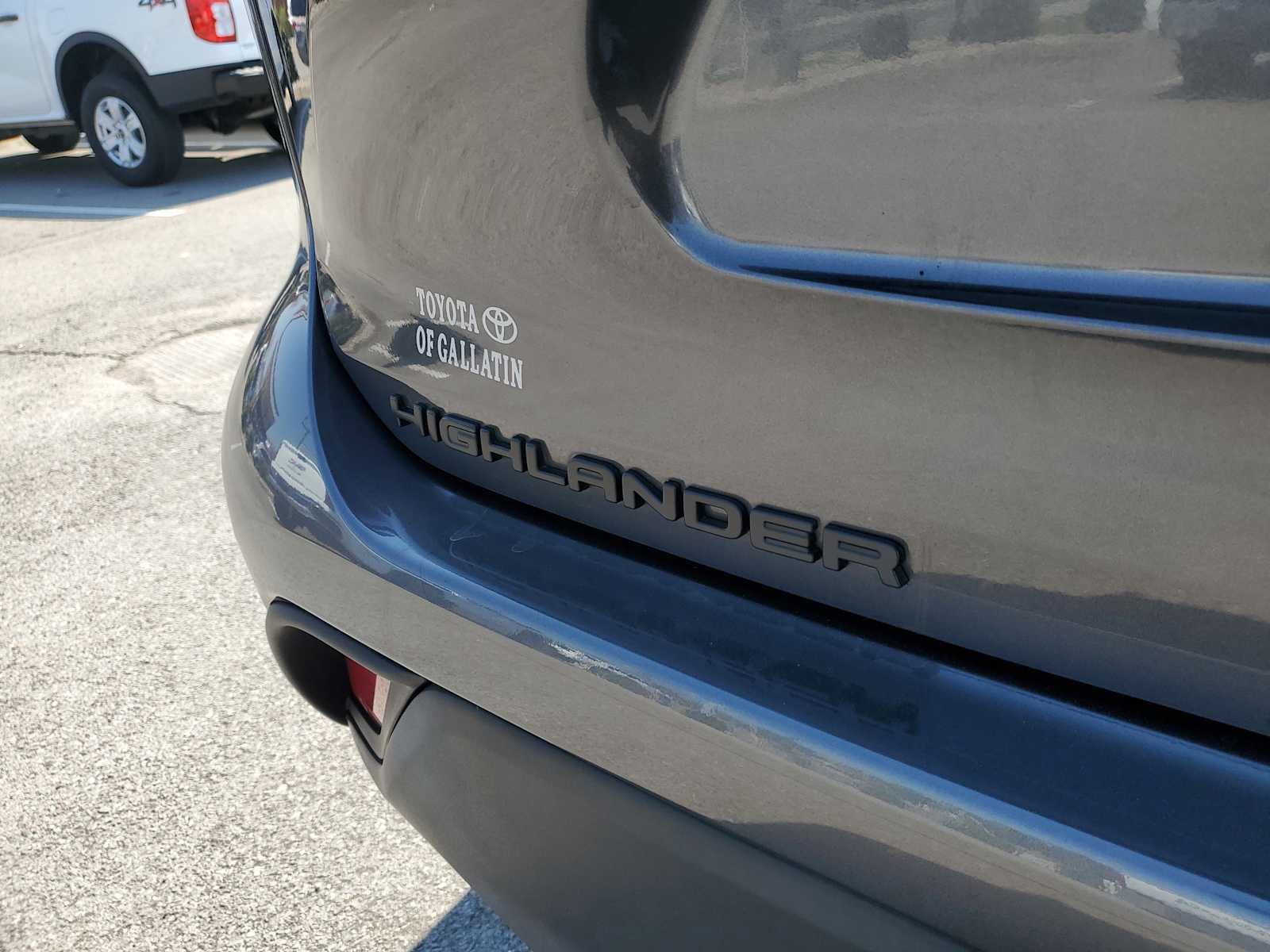 Thumbnail: 2023 Toyota Highlander - 7