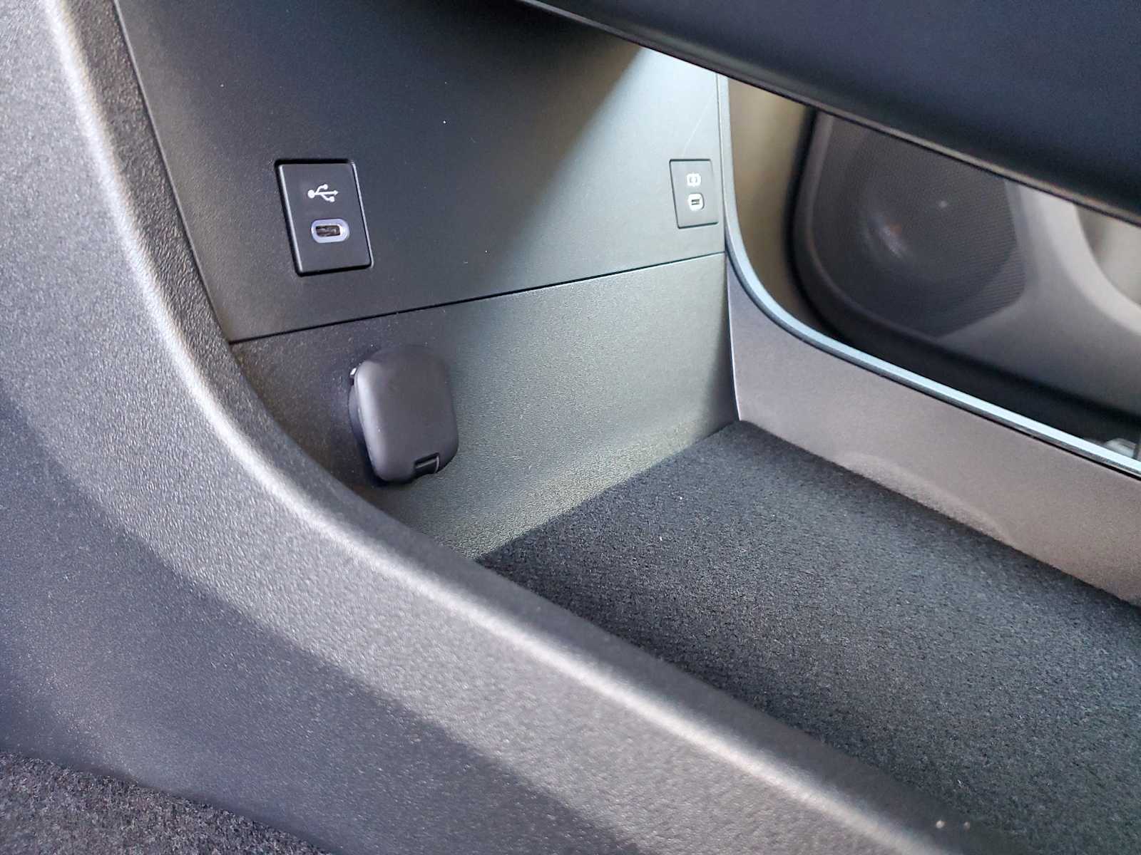 Thumbnail: 2026 Toyota bZ - 32