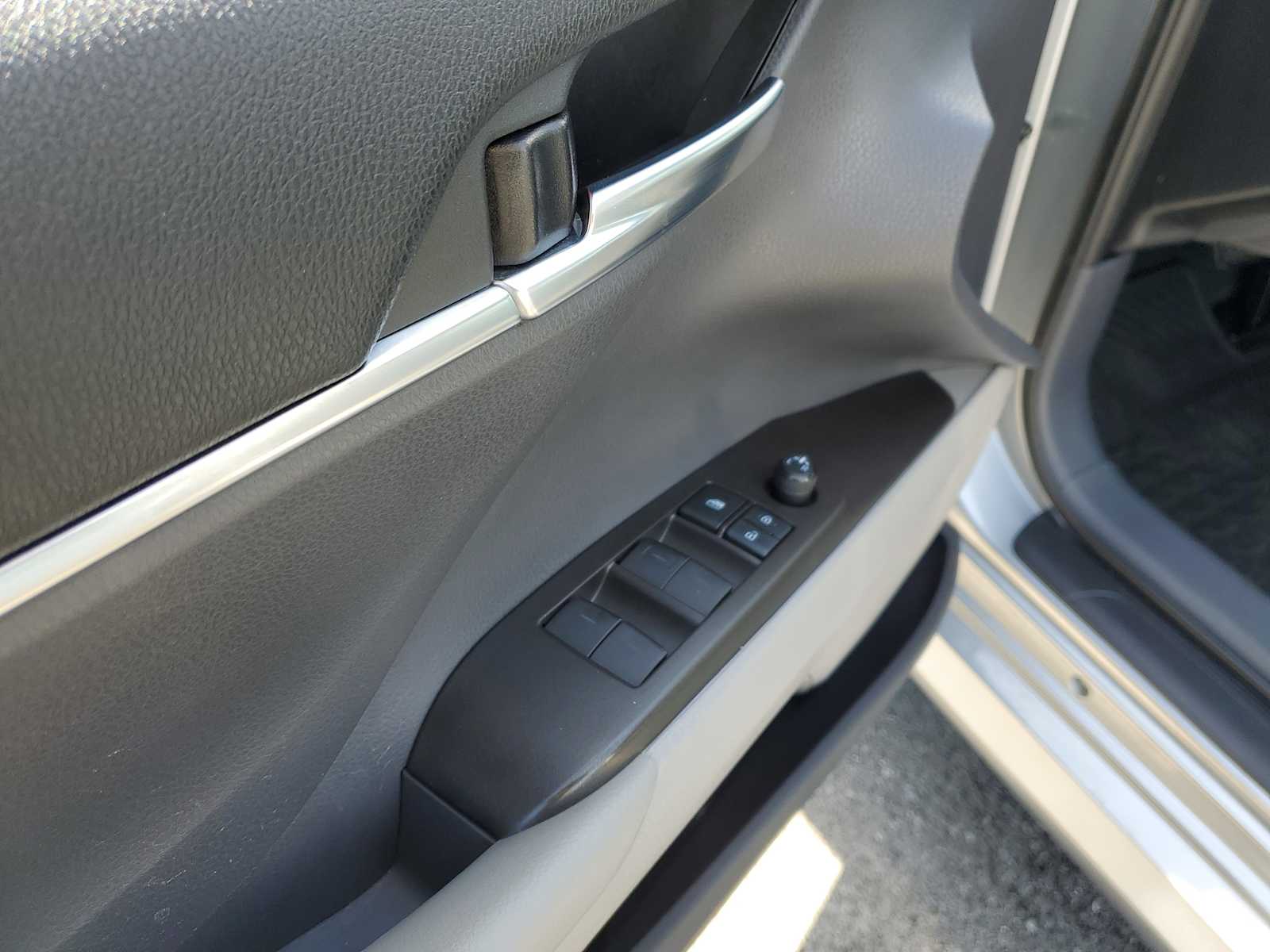 Thumbnail: 2021 Toyota Camry - 15