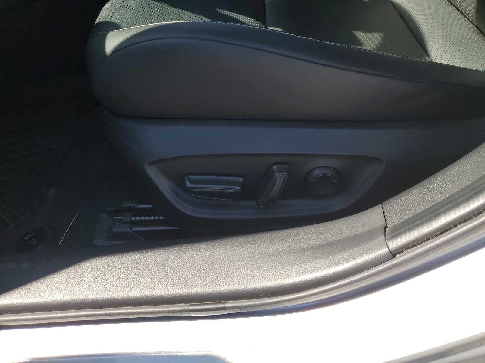 Thumbnail: 2023 Toyota Prius - 19