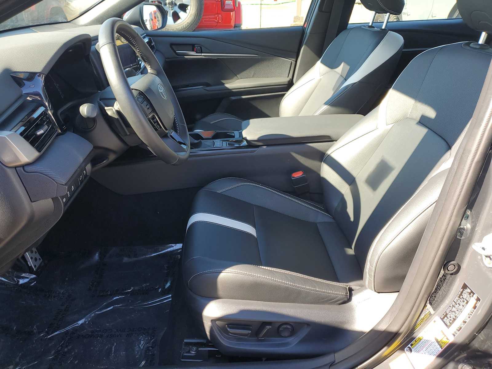 Thumbnail: 2025 Toyota Camry - 18