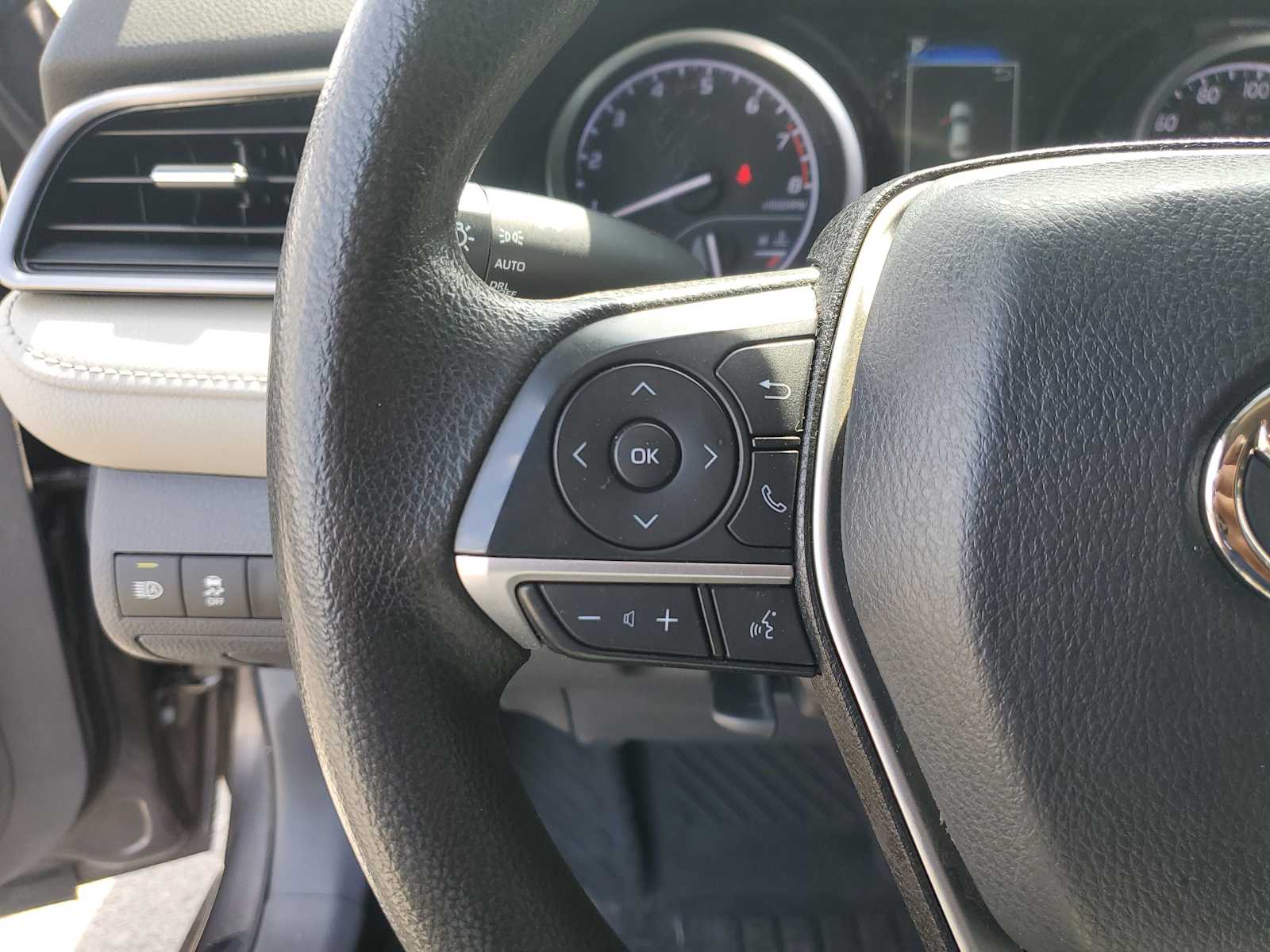 Thumbnail: 2023 Toyota Camry - 22